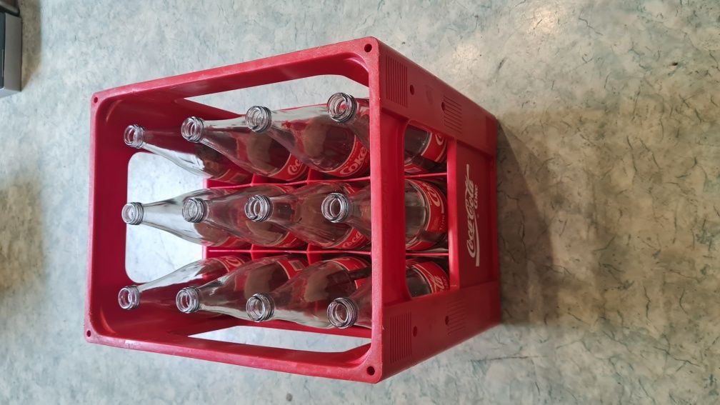 Skrzynka coca-coli z 1995 roku