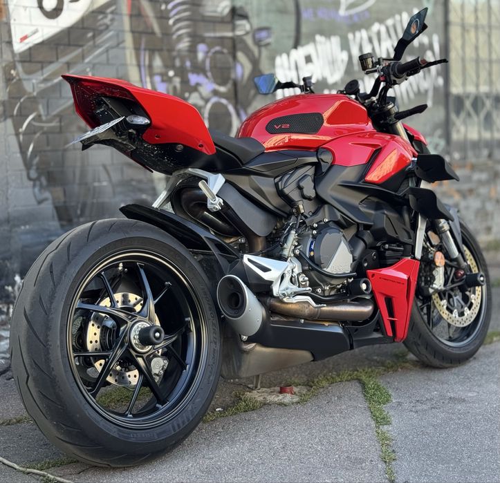Ducati Streetfighter V2 2024