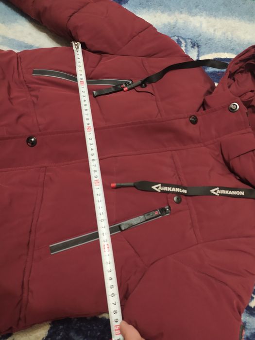 Продам зимнюю куртку на мальчики.