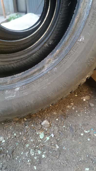 Продам зимнюю резину 195/65/15