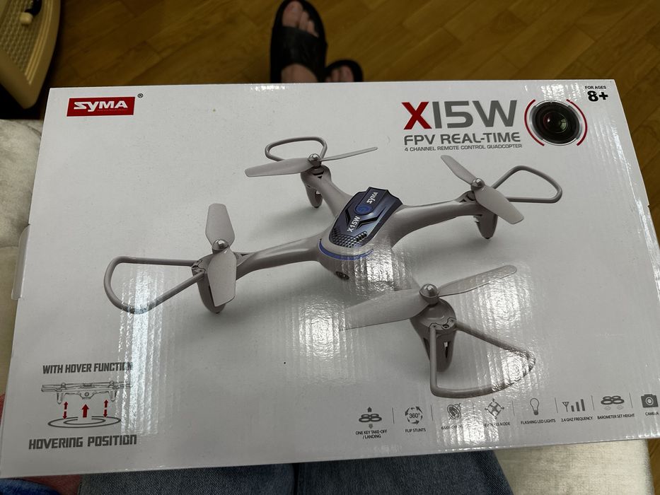 Квадрокоптер з камерою для телефону