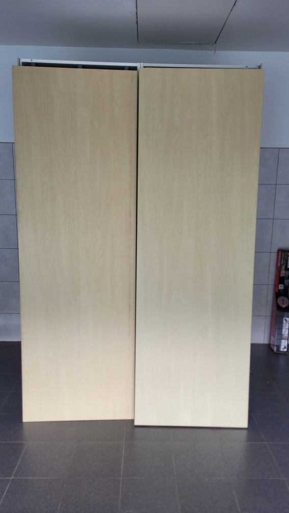 Szafa z drzwiami przesuwnymi IKEA