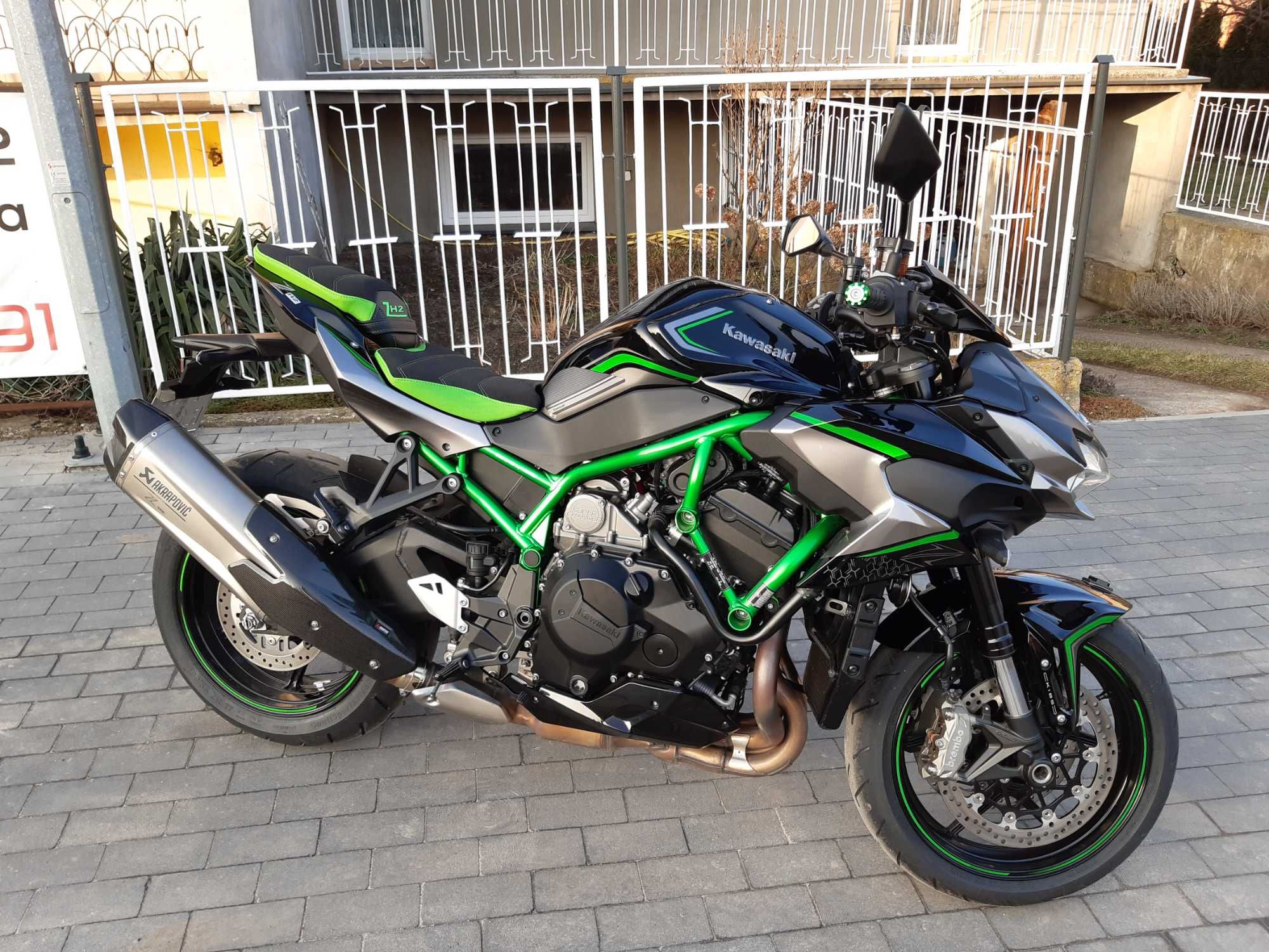 Kawasaki Z-H2 ZH2 Z H2 Akrapovic