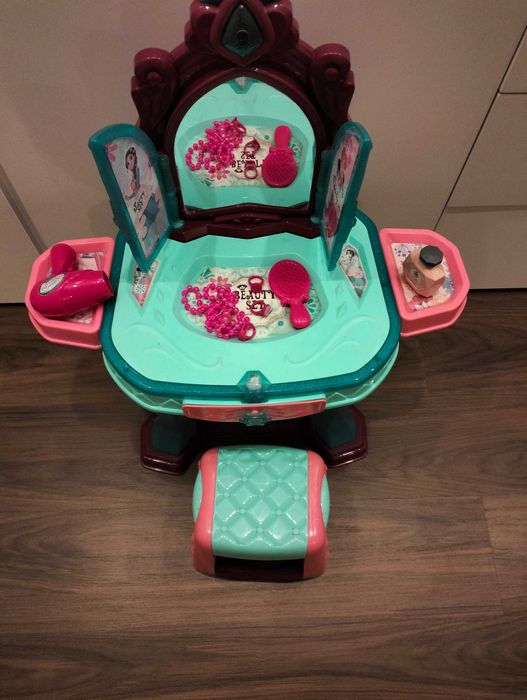 Toucador musical menina