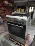 Fogão a gás com forno e estufa