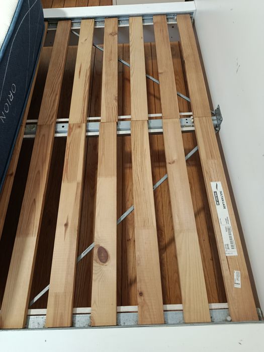 Colchão como novo,, oferta cama e estrado.