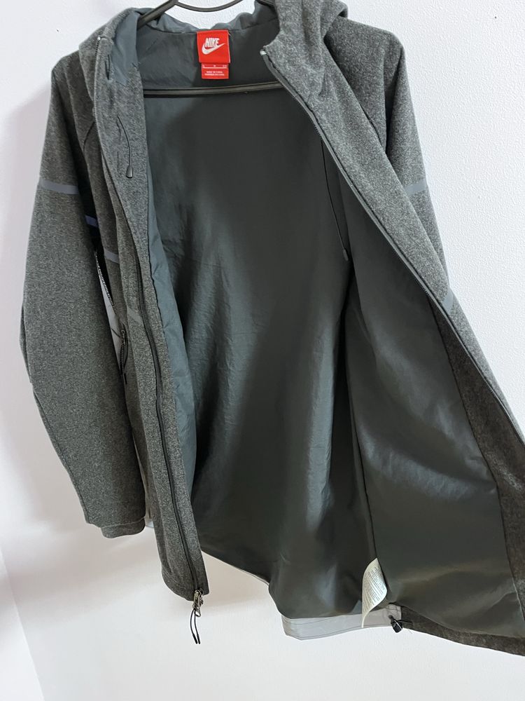 Жіноча куртка Nike tech Wool Windrunner(Оригінал)