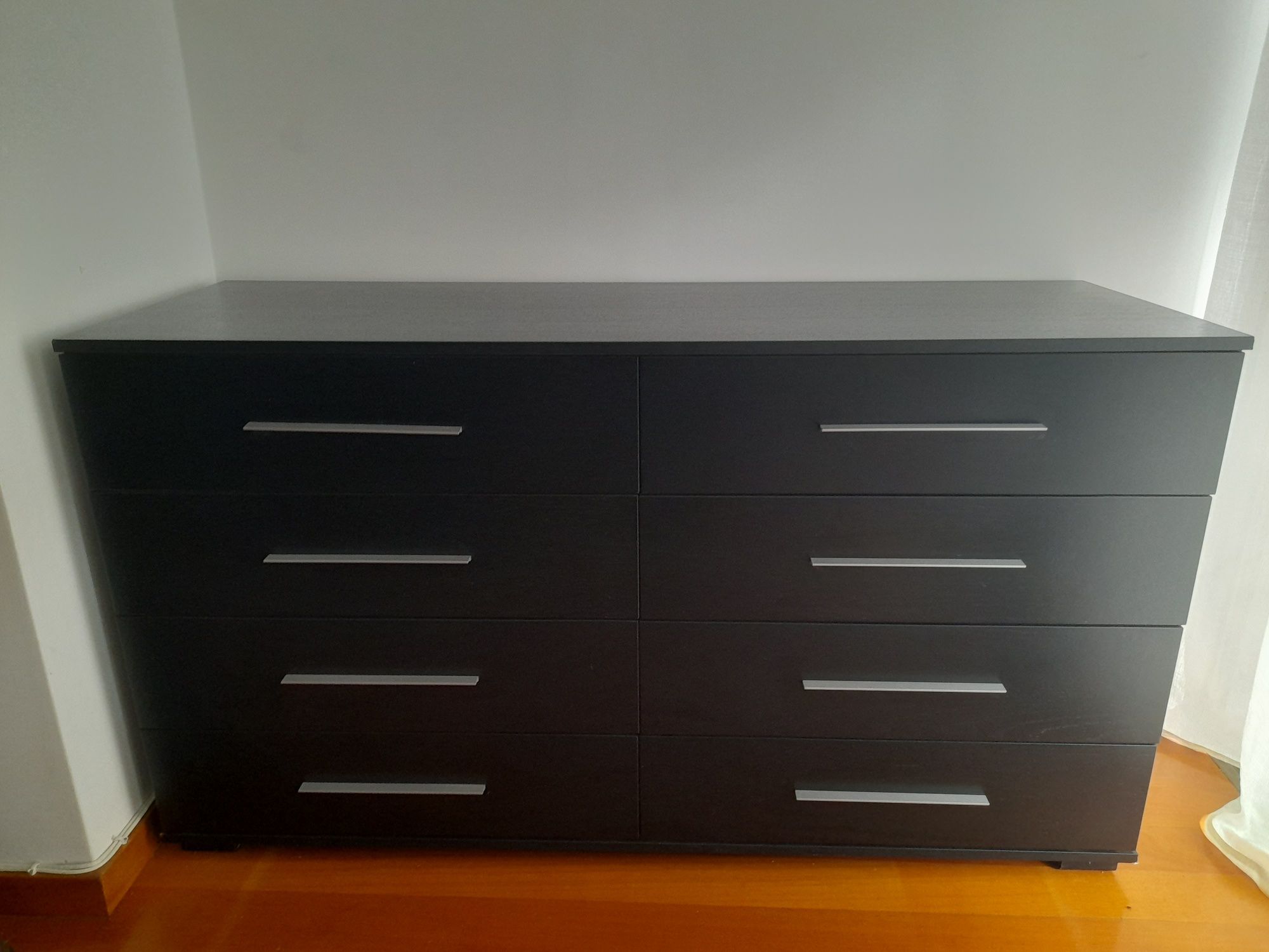 mobiliário de uma sala de estar e de um quarto