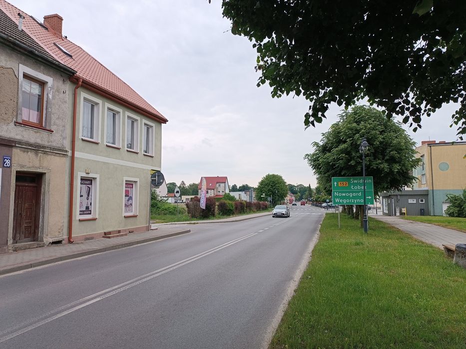 Sprzedam lokal w centrum Reska