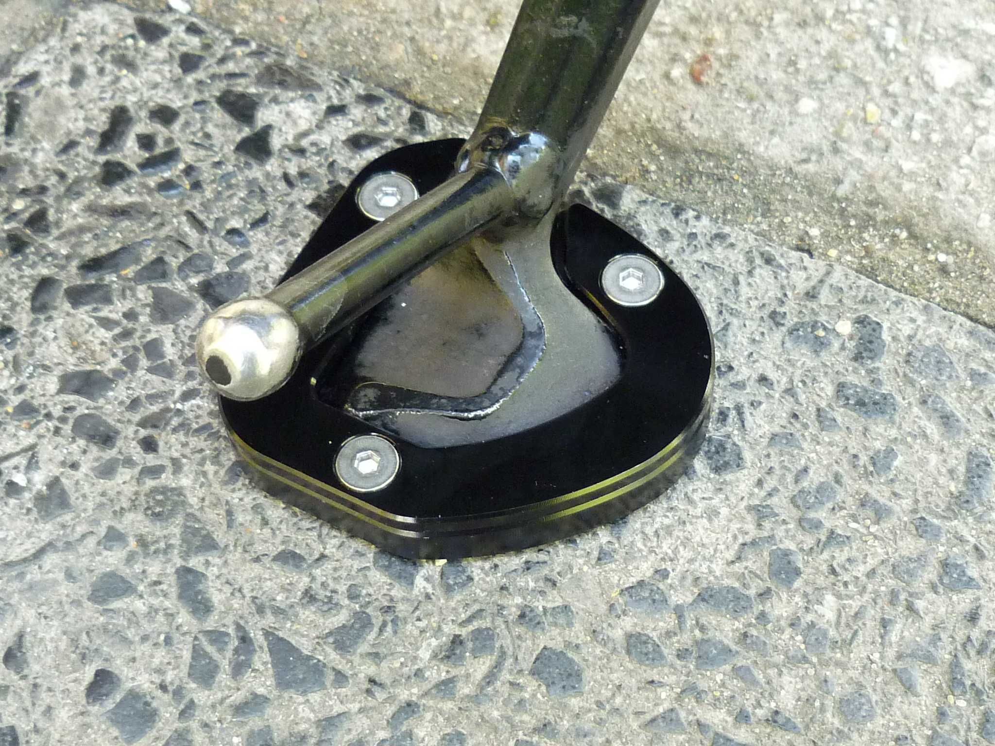 Suzuki Bandit Nakładka na stopkę,poszerzenie GSF 650,GSF 1250 07- P-ń
