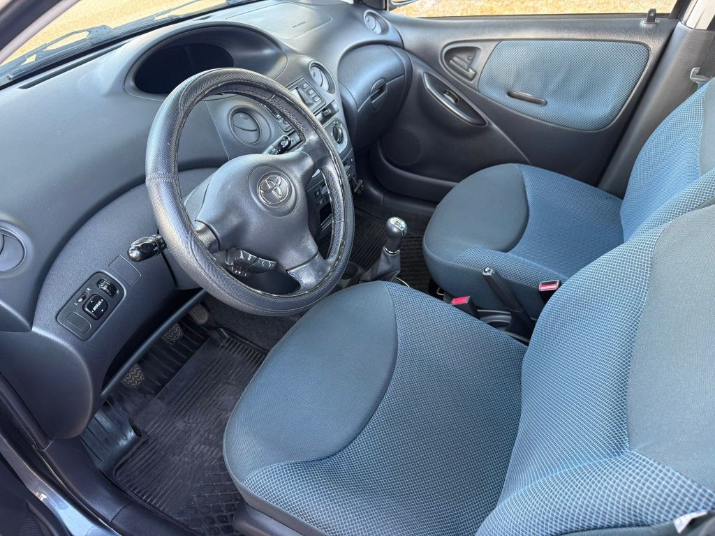 Toyota  Yaris zadbana.