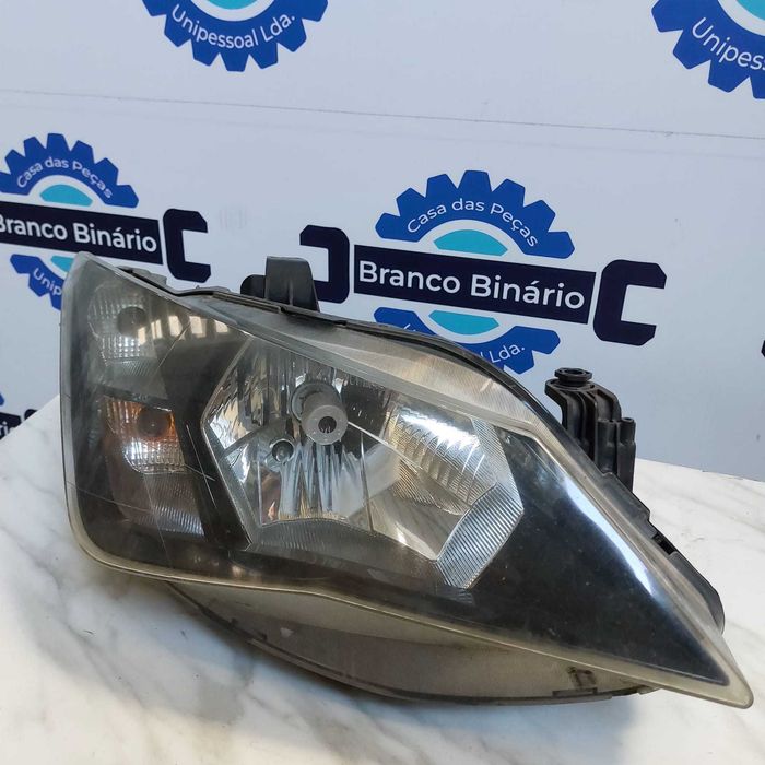 Farol Direito Seat Ibiza 6J