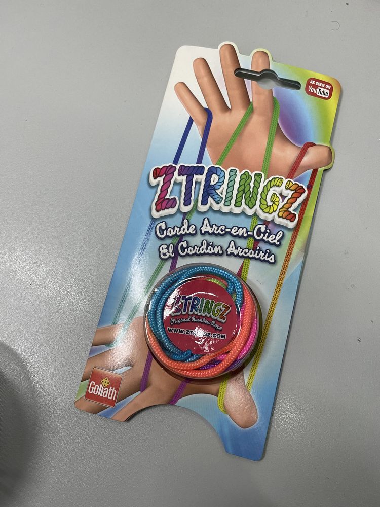 Brinquedo ztringz Novo