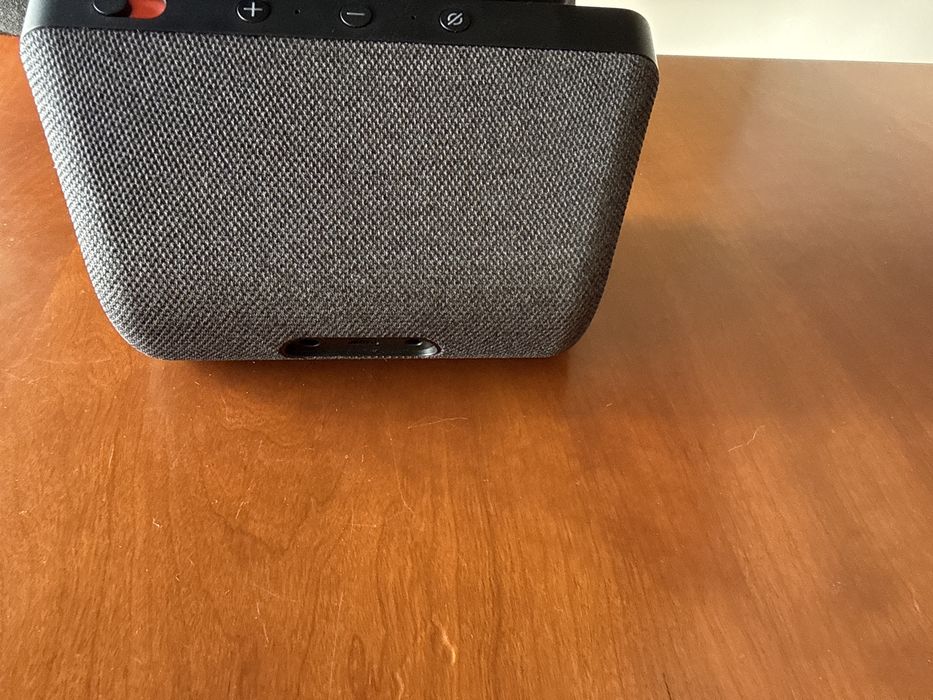 Vendo uma Alexa de ecra echo show 5, cor preta antracite