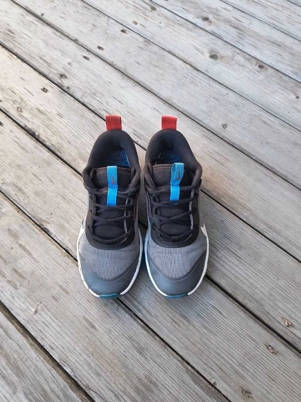 Кросівки найк. Nike Omni. Кросівки 38 розмір. Кросівки спортивні. Nike