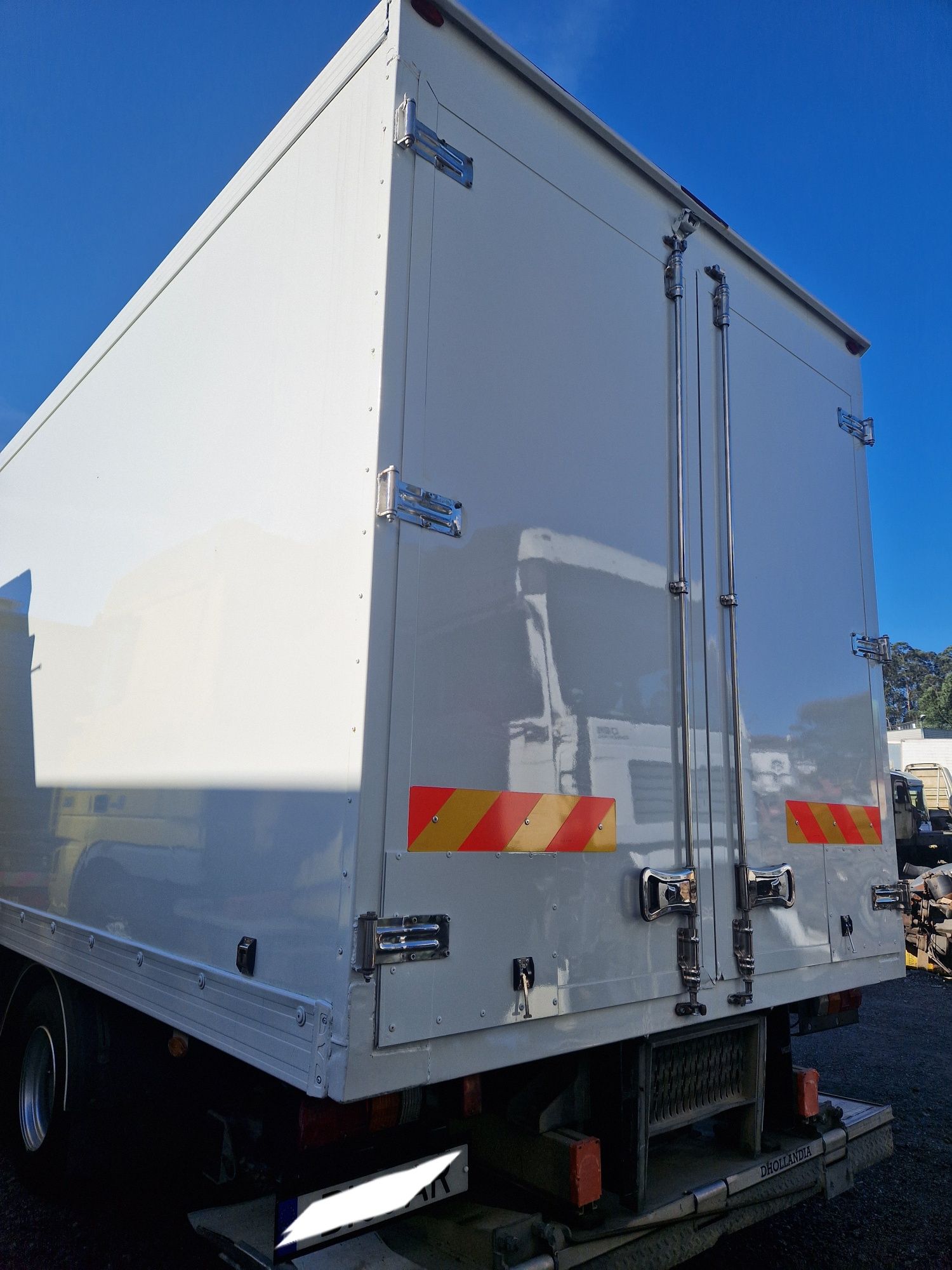 Isuzu modelo F2R de mercadorias