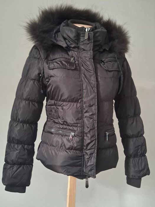 Пуховик жіночий зимовий.