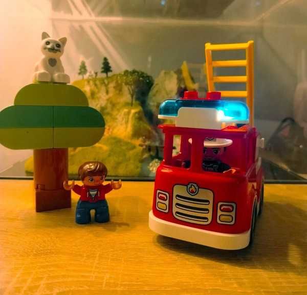 Klocki Lego Duplo Wóz strażacki 10901