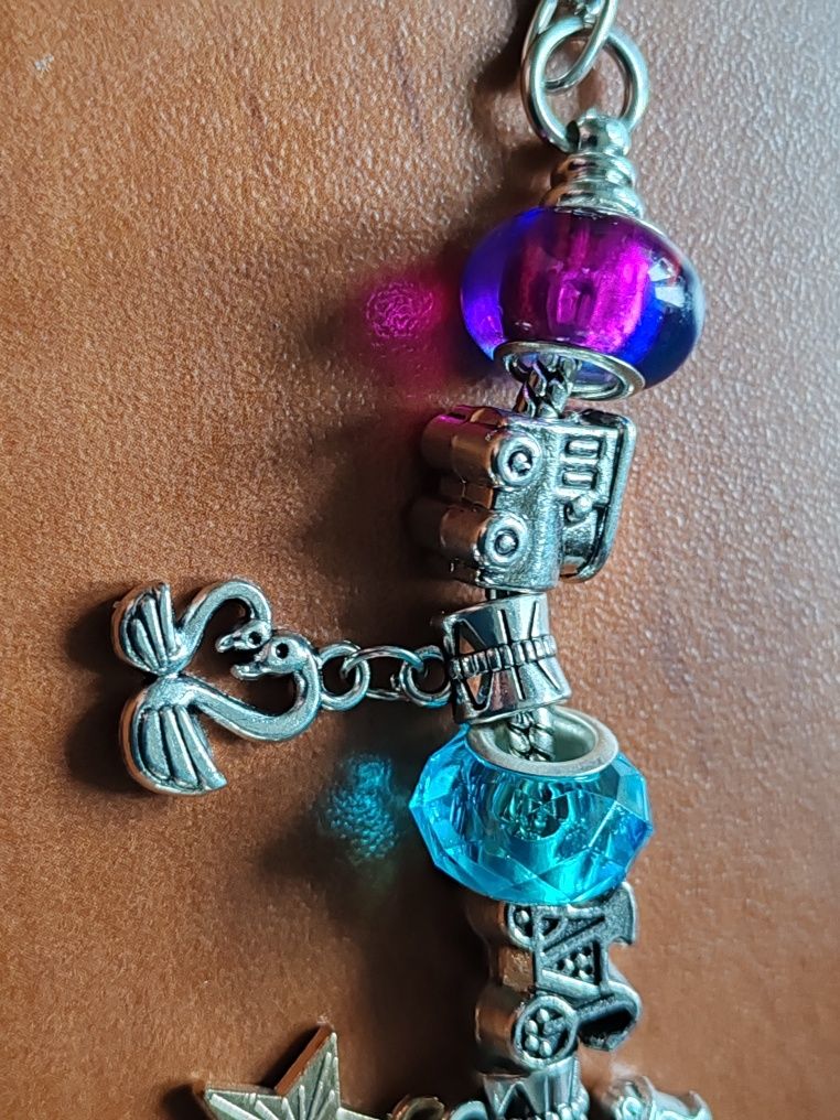 Bransoletka charms