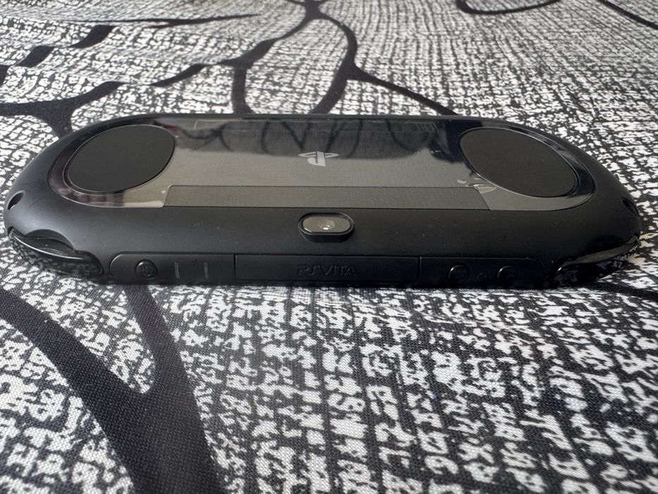 PS Vita Slim + 11 jogos