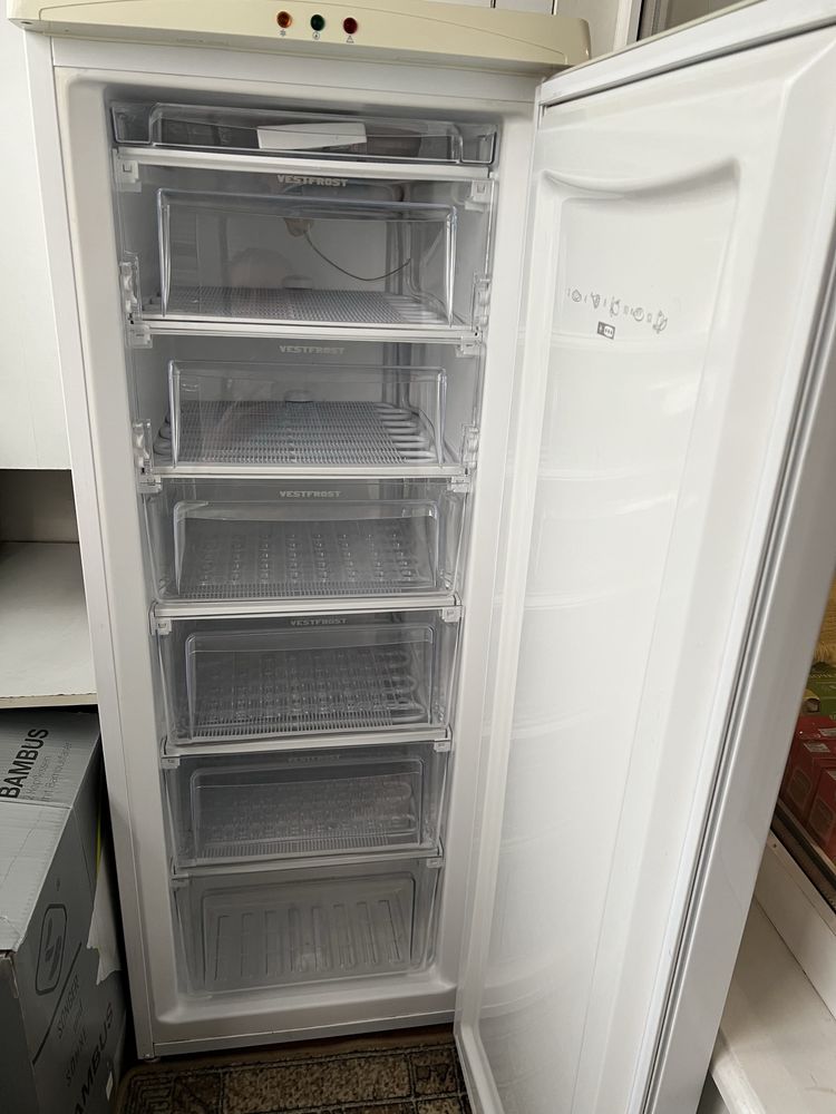 Морозильна камера Vestfrost vd 451 f w  б/в