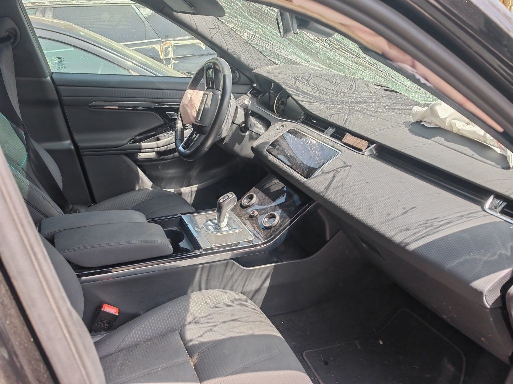Landed rover evoque salvado