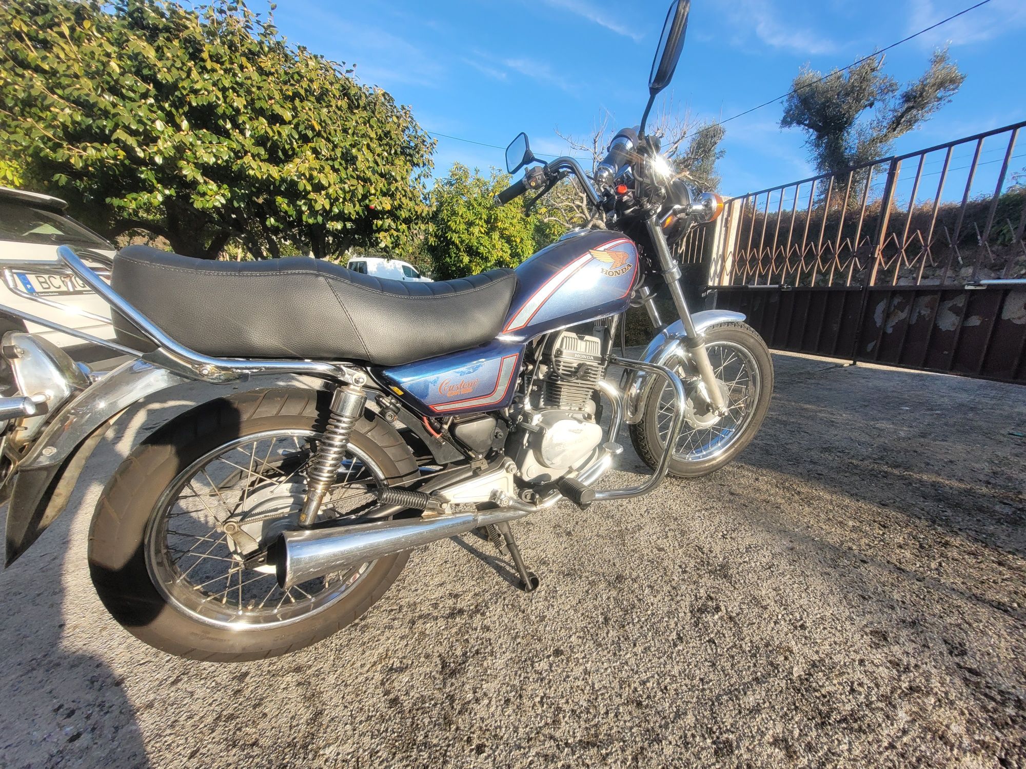 Honda Custom CM125