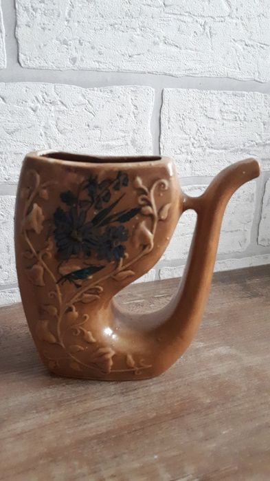 Kubek pijalnik do picia wody w uzdrowisku
