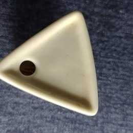 Paliteiro triangular loiça, porcelana do Brasil
