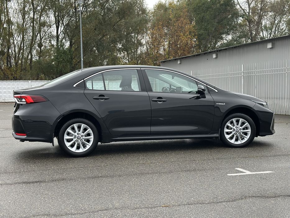 Продам Toyota Corolla HHYBRID