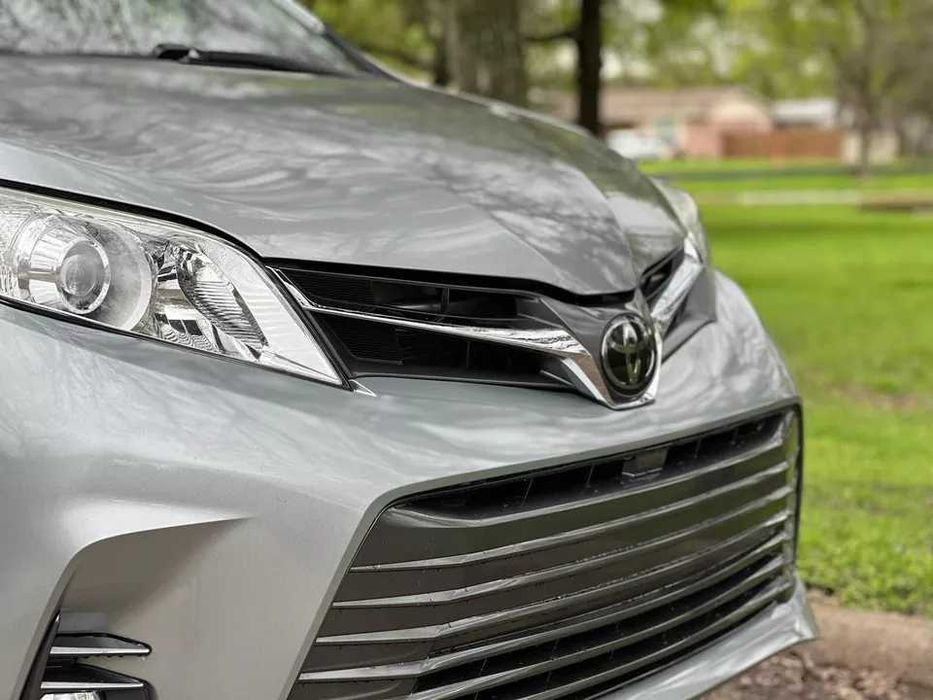 2020 Toyota Sienna XLE