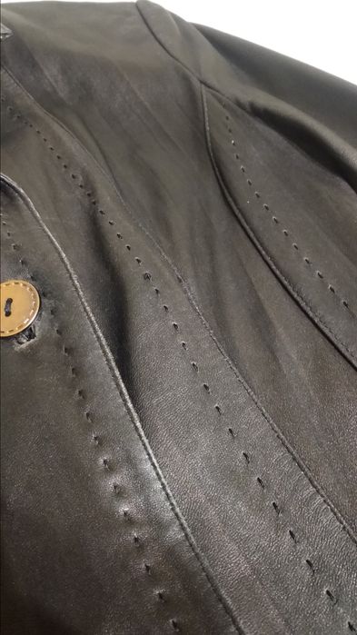 Шкіряний піджак.