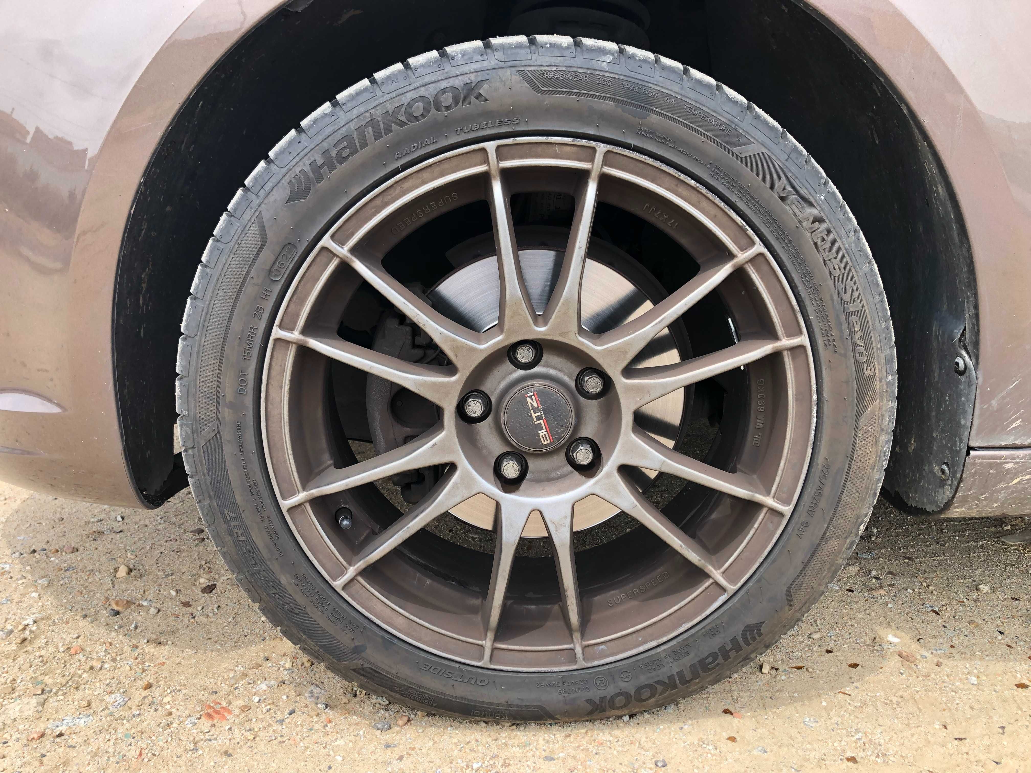 Volkswagen Touran 5 lugares