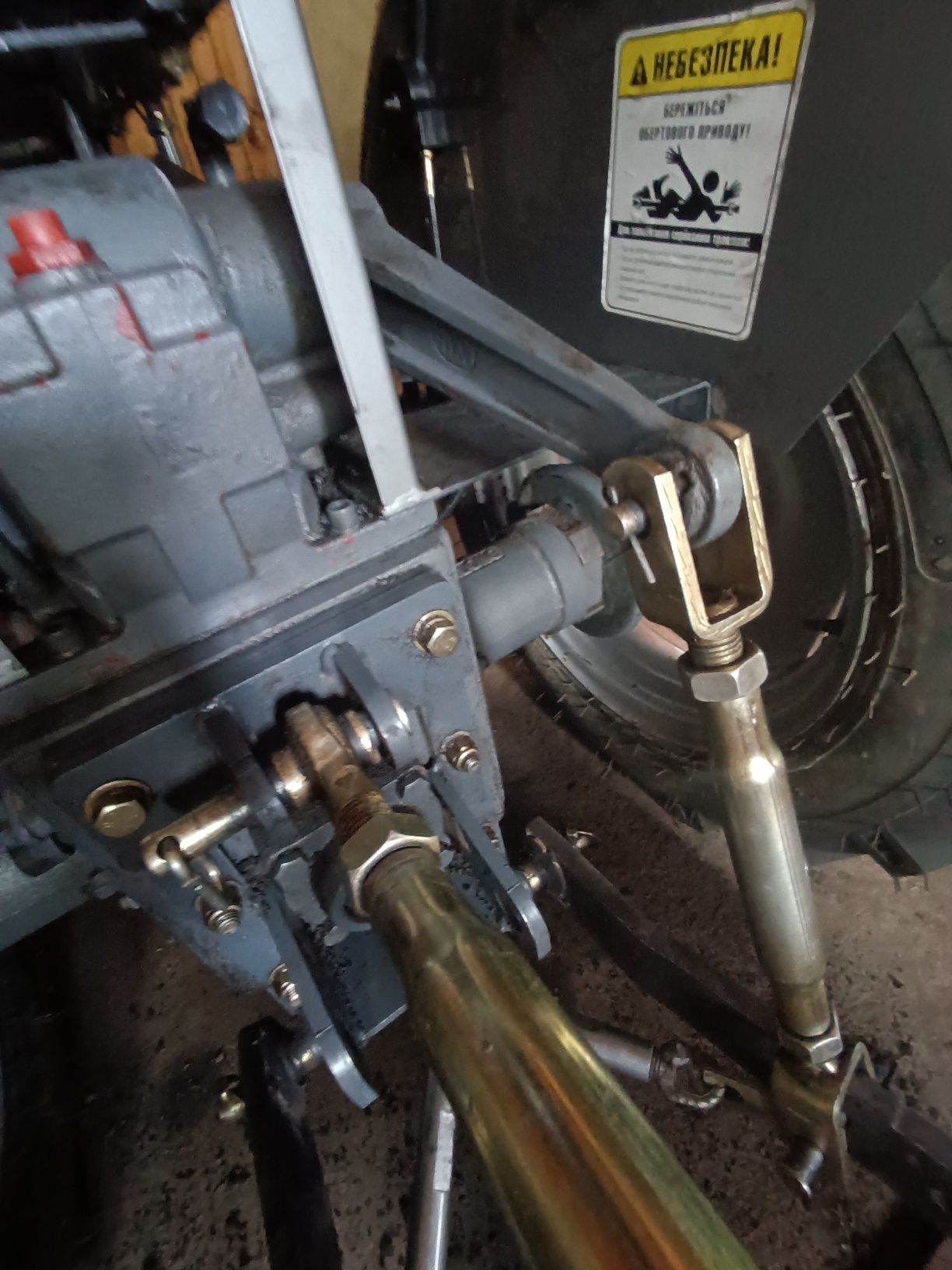 Мінітрактор Скаут T-240 В з трьох точкою та ВВП + окремо плуг 2-25