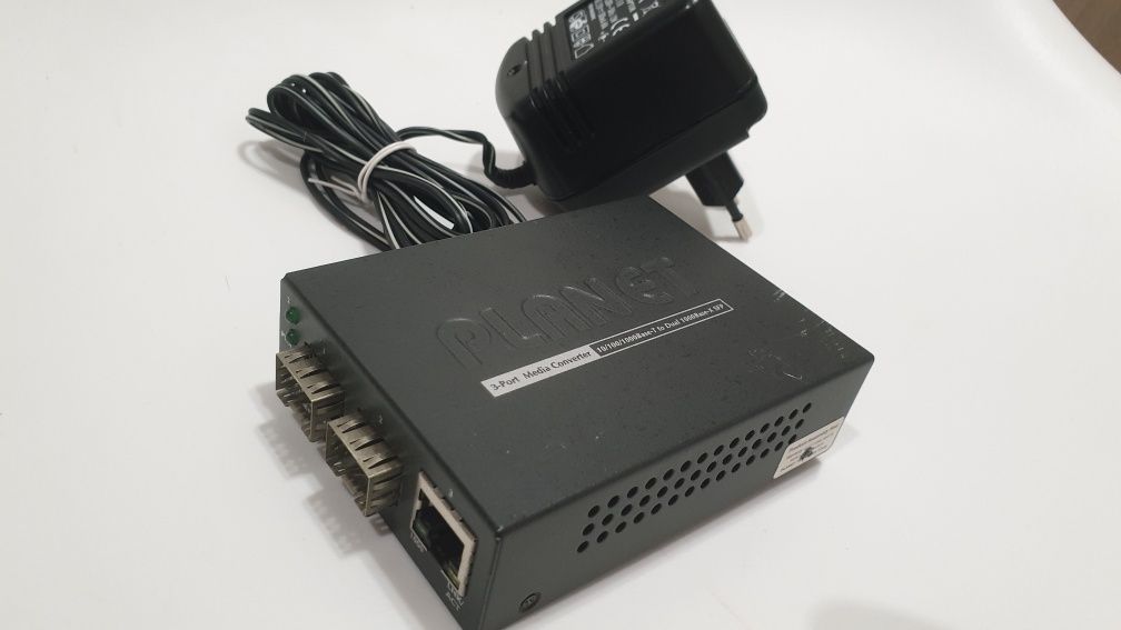 Медиаконвертор GT-1205A Planet 3-port media converter