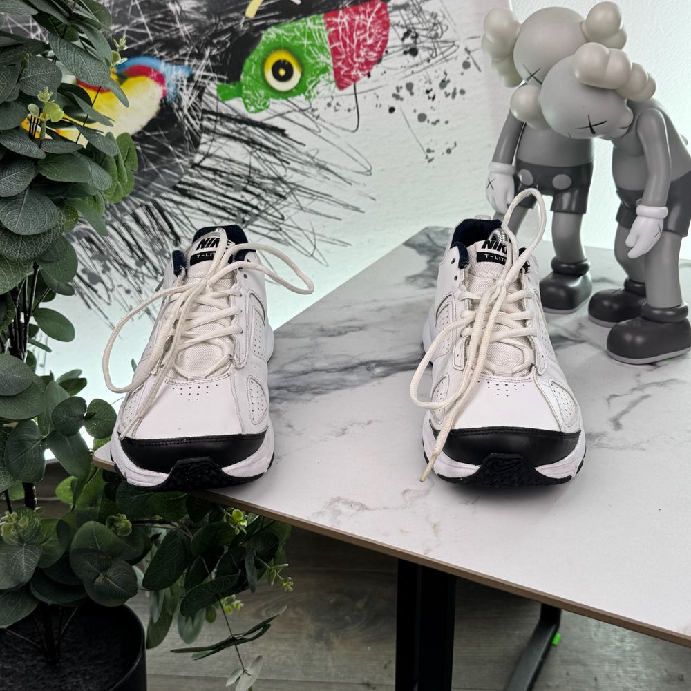 Кросівки Nike T Lite 41 розмір 2147
