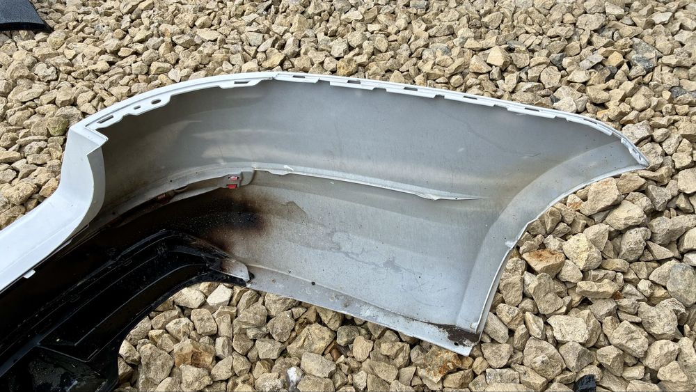 Zderzak tylny 4xPDC bialy LF9E Skoda Octavia 3 III kombi 12- oryginal