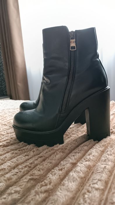 Кожзам. Чобітки)