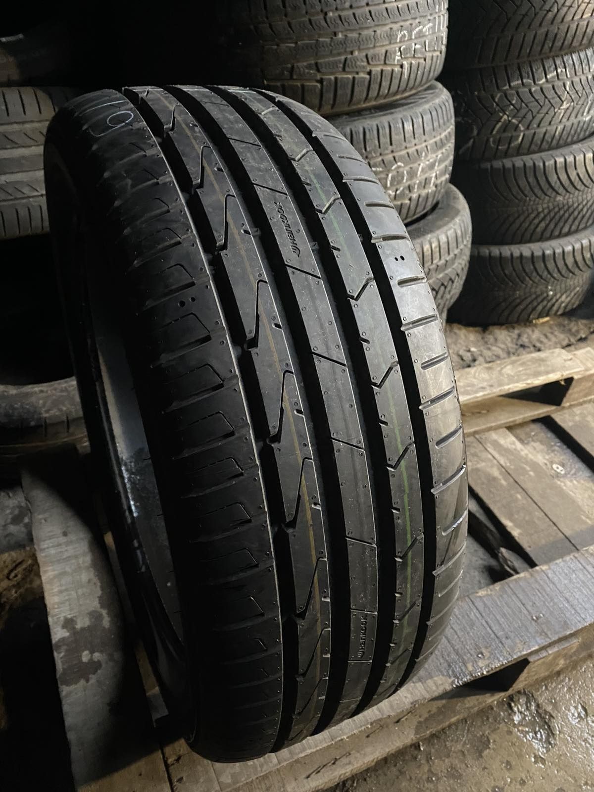 215.45.18 Hankook 1шт лето склад шины резина из Европы 45 R18 215