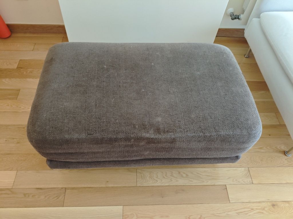 Pousa pés ikea. .