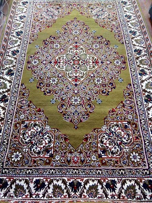 Килим  2*3 м відмінний стан