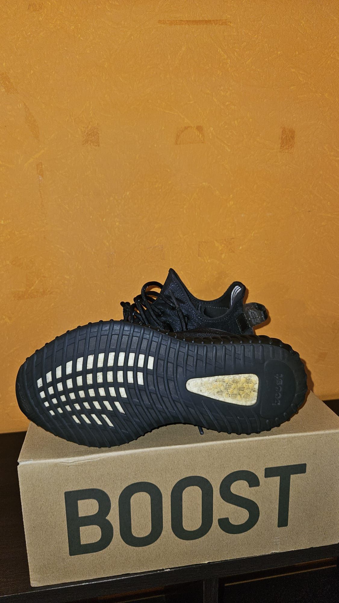 Yeezy boost 350 V2 mono cinder usadas.