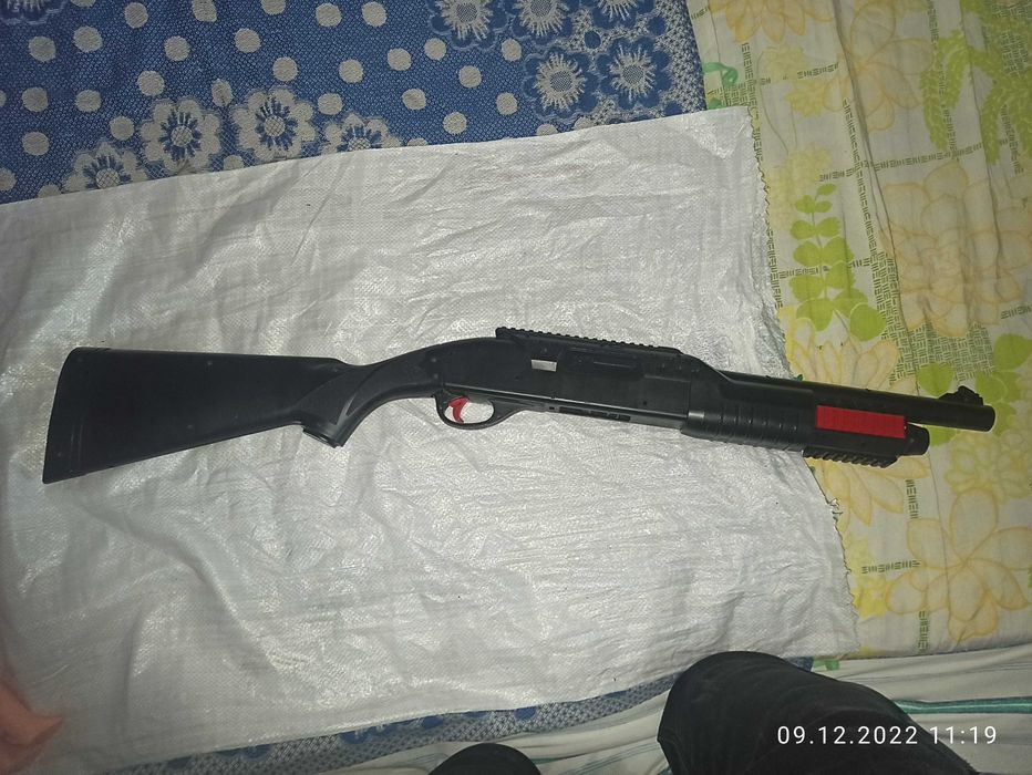 продам игрушки пистолеты, ружье, водяной пистолет