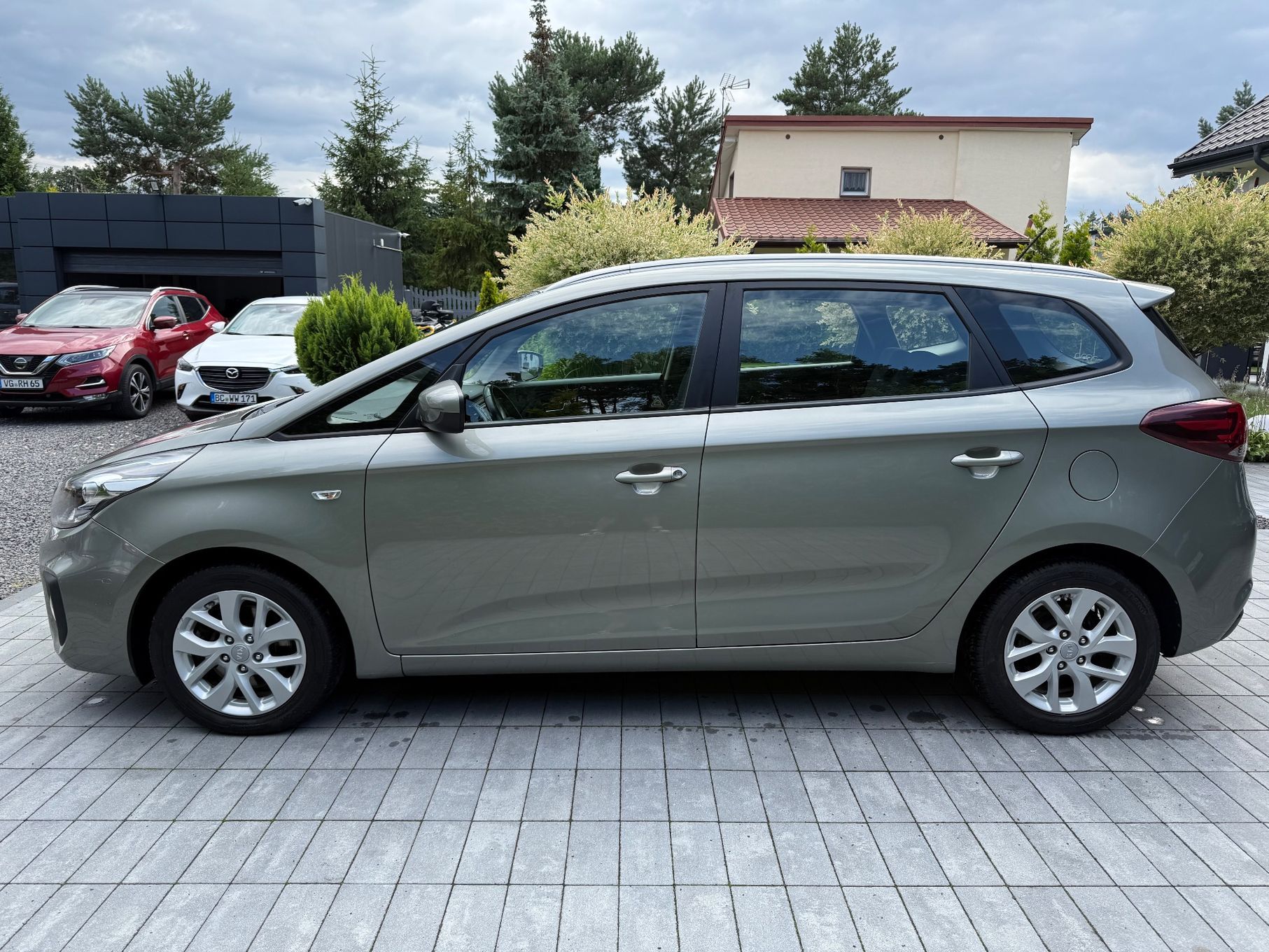 Kia Carens * LIFT * 1.6 Benz * Klimatyzacja * Bezwypadkowy * Grzane Fotele ***