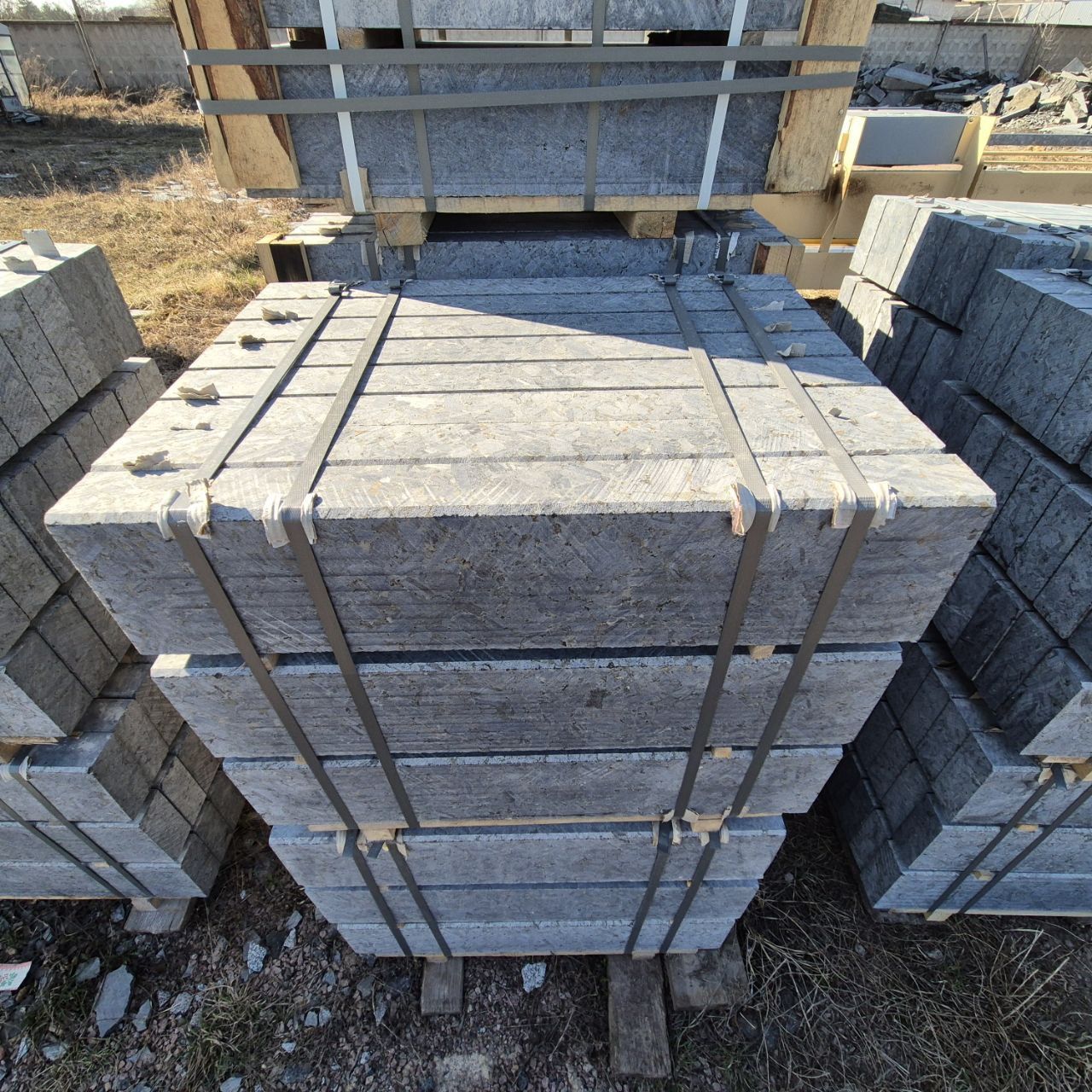 Бордюр гранітний (квітниковий) 20*8*L