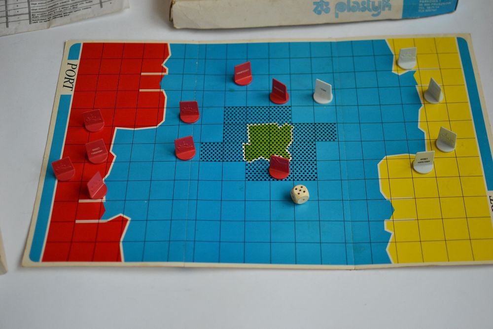 Gra planszowa Manewry morskie stara PRL