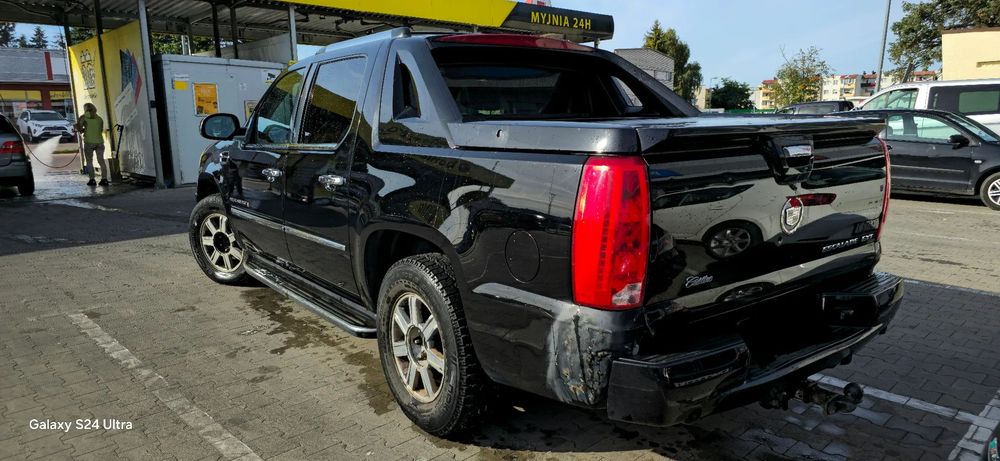 Cadillac Escalade Cadilkac Escalade EXT, w rzadkiej wersji pick.prawny  gotowy do jazdy.