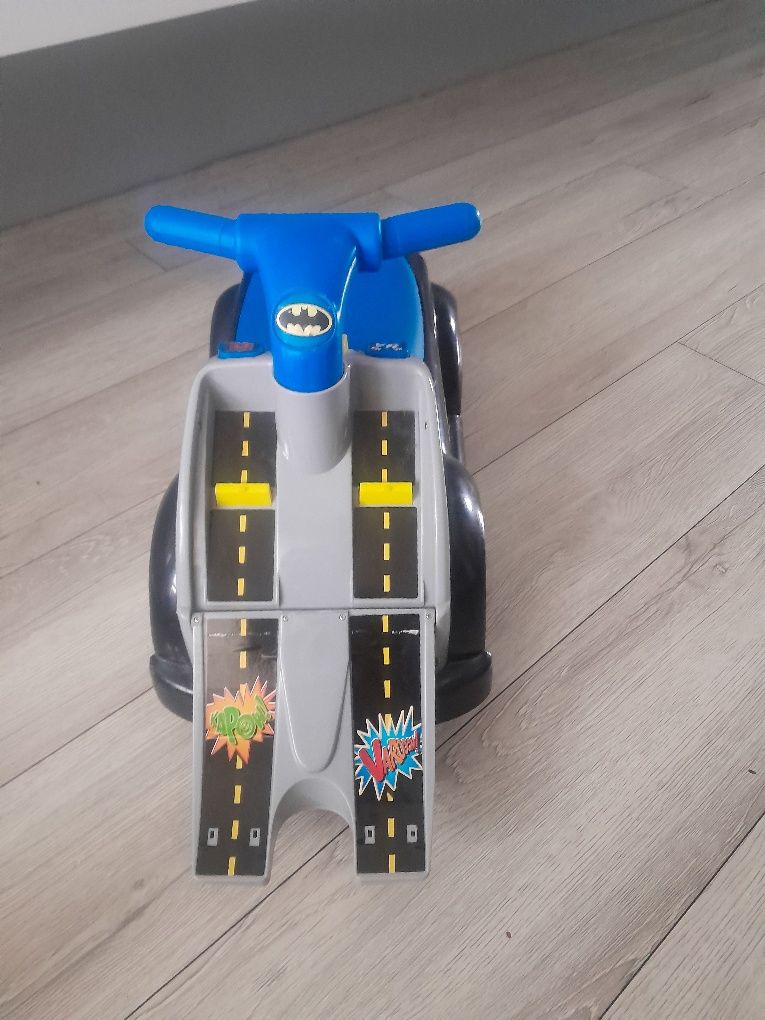 Jezdzik samochodzik batman