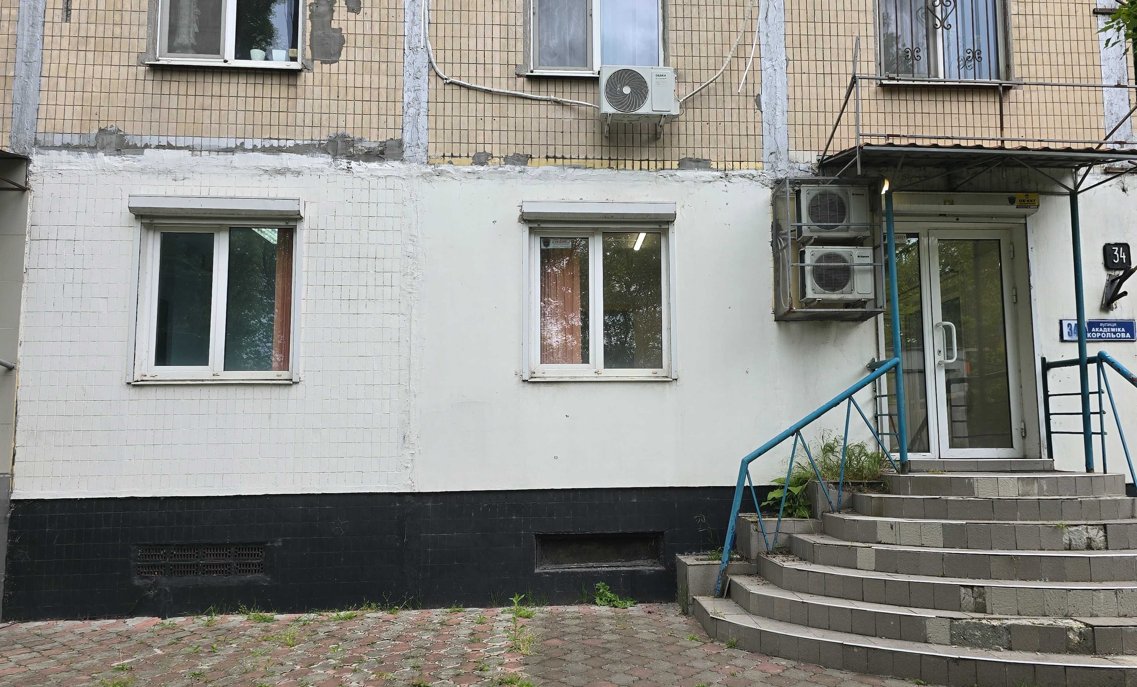 Продам нежилое помещение 52 м2, под офис, магазин, банк. Ак. Королева