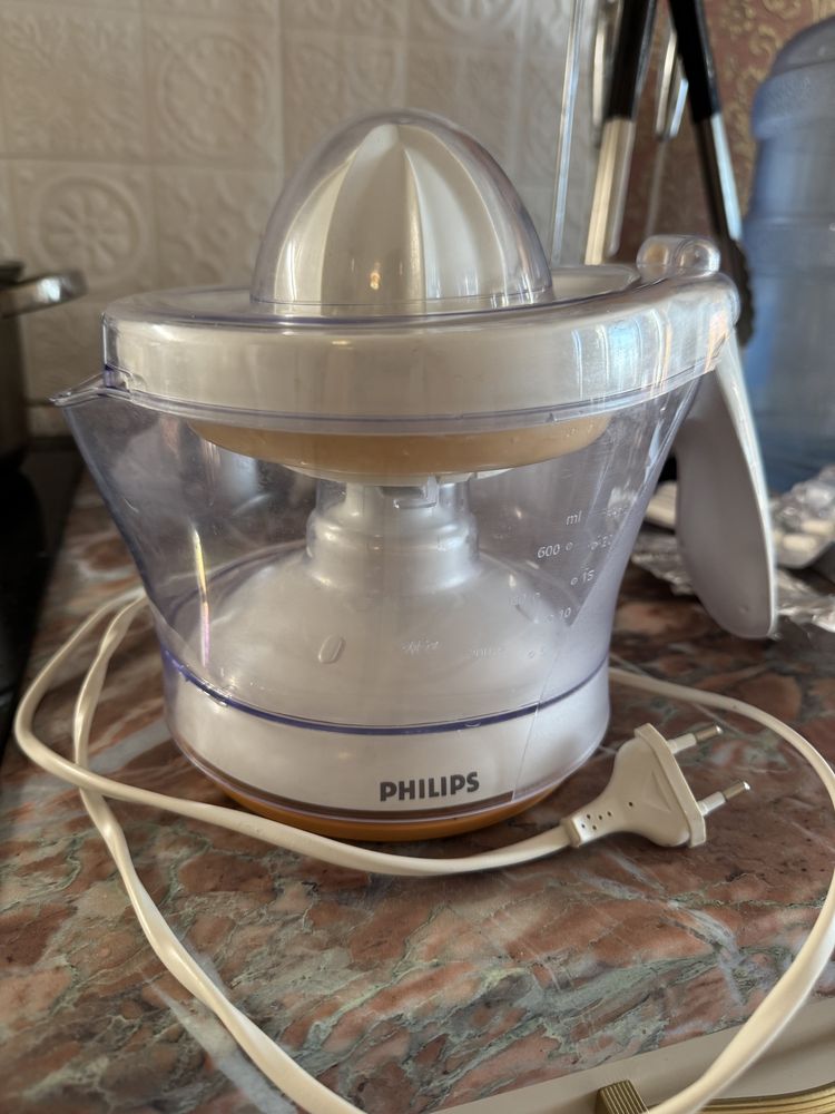 Соковыжималка Philips.